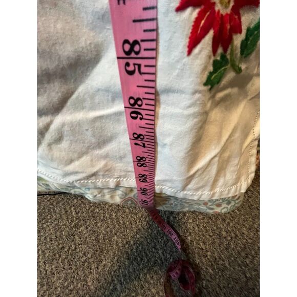 Vintage White Tablecloth 90x57 Hand Embroidered Red Floral Linen Farmhouse - Picture 2 of 5